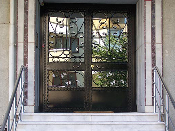 BİNA GİRİŞ KAPISI